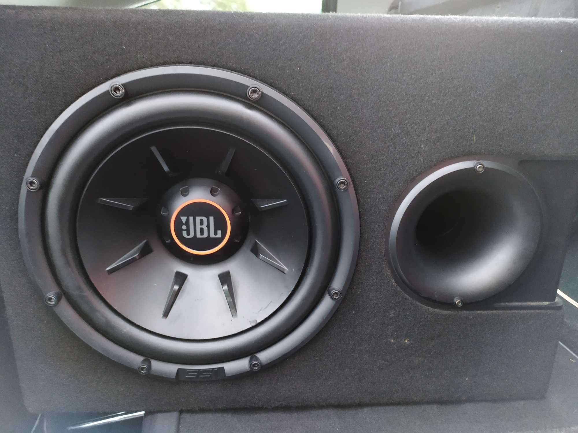 Subufer JBL w bardzo dobrym stanie