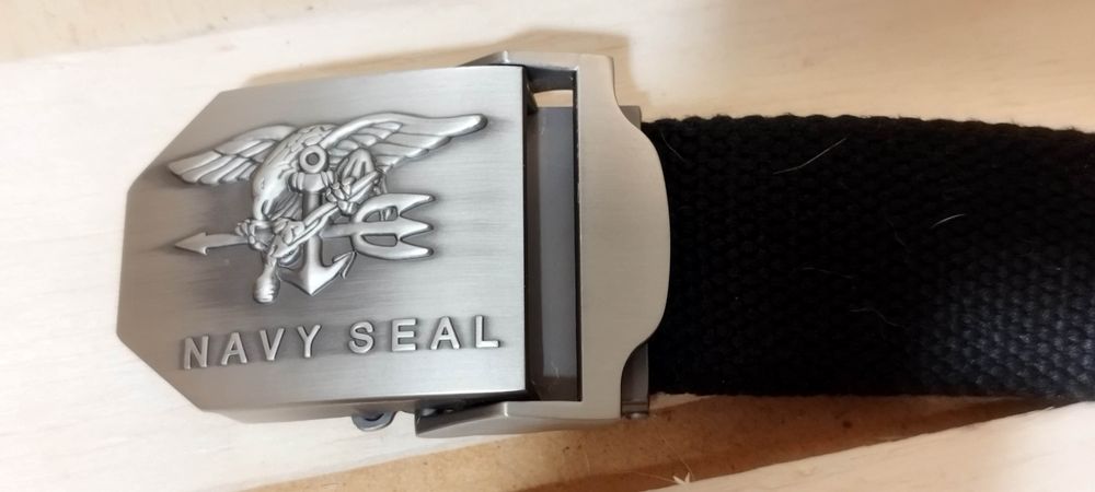 pas taktyczny z motywem amerykańskiej jednostki specjalnej Navy SEALs.