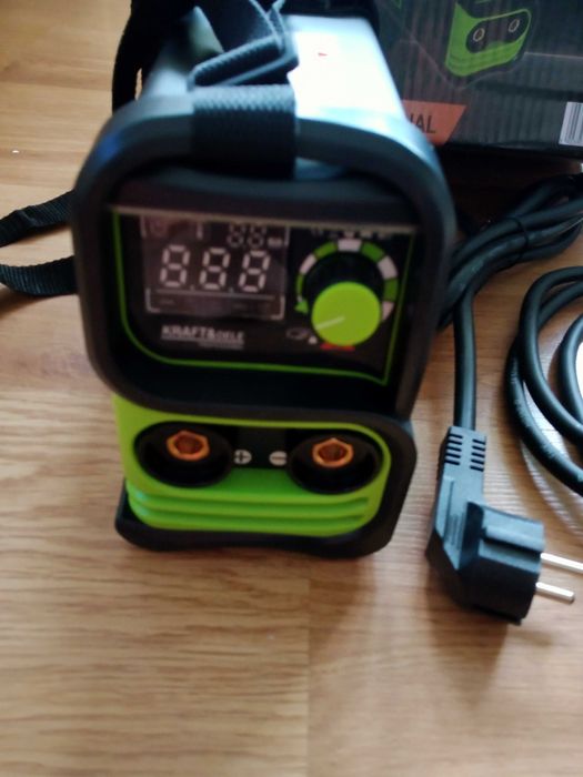 Spawarka inwertorowa 330A  z Wyświetlacz LCD Kraft