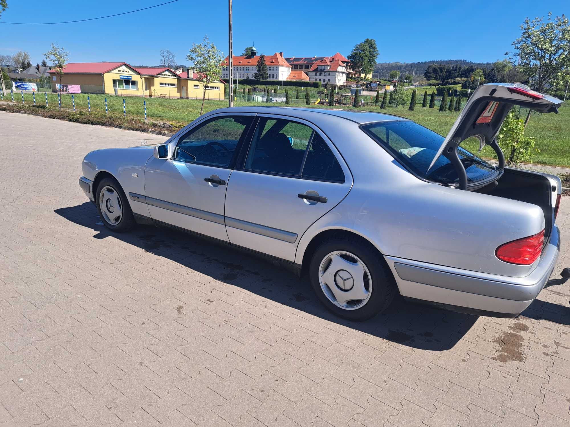 Mercedes E 220 Diesel 2,2