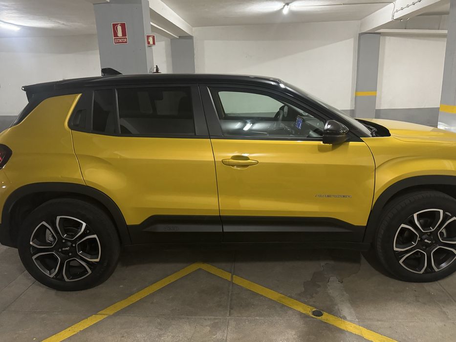 JEEP AVENGER ALTITUDE 1.2 + Led Pack & Infotainment