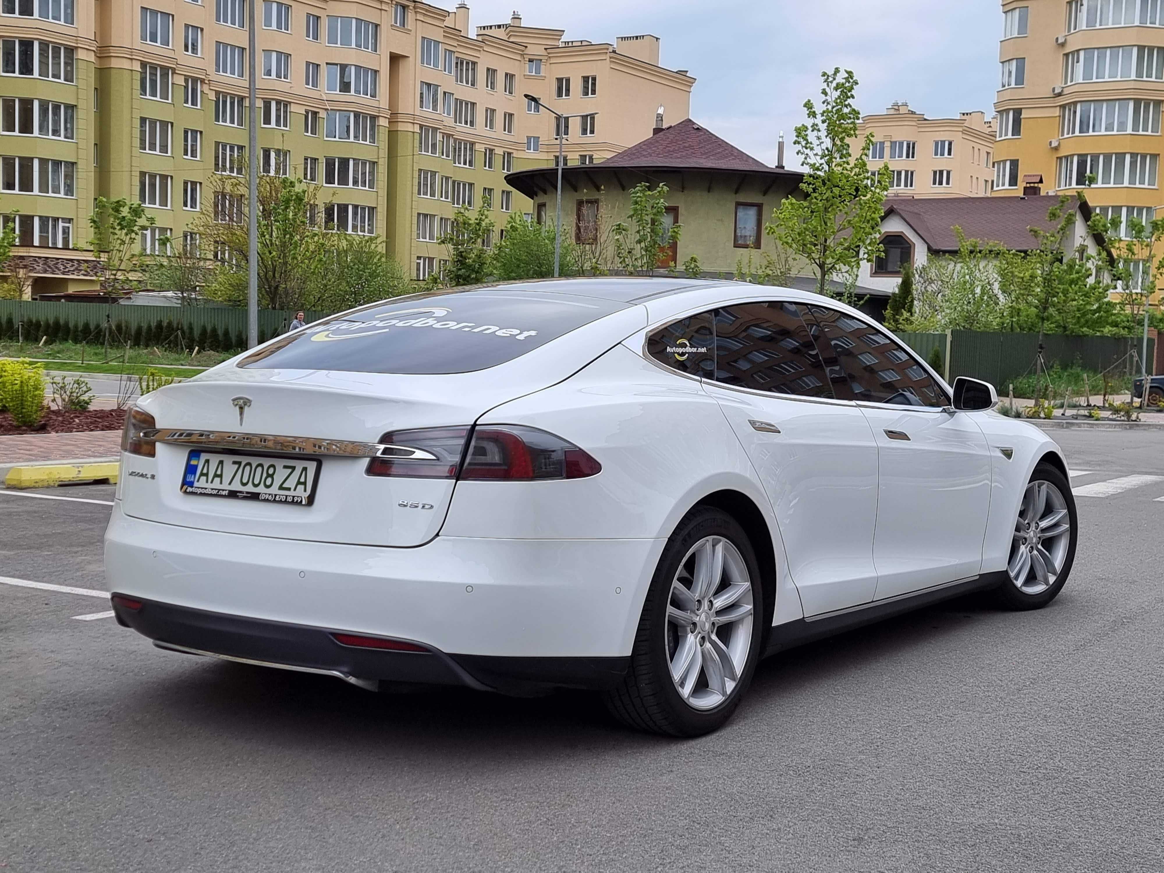 Tesla Model S 85D