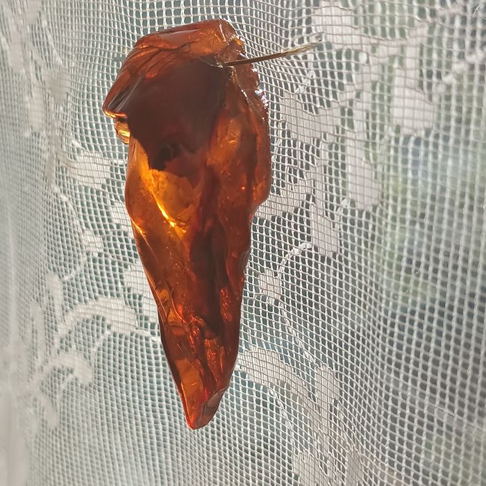 Великий янтарний кулон.