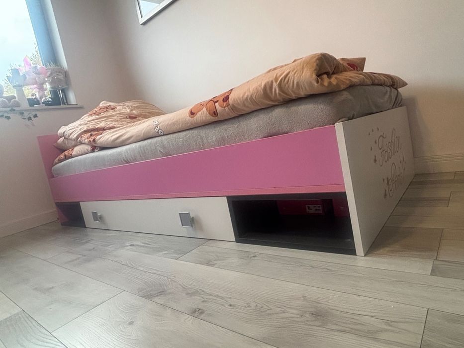 Zestaw mebli pokój dziecka + łóżko