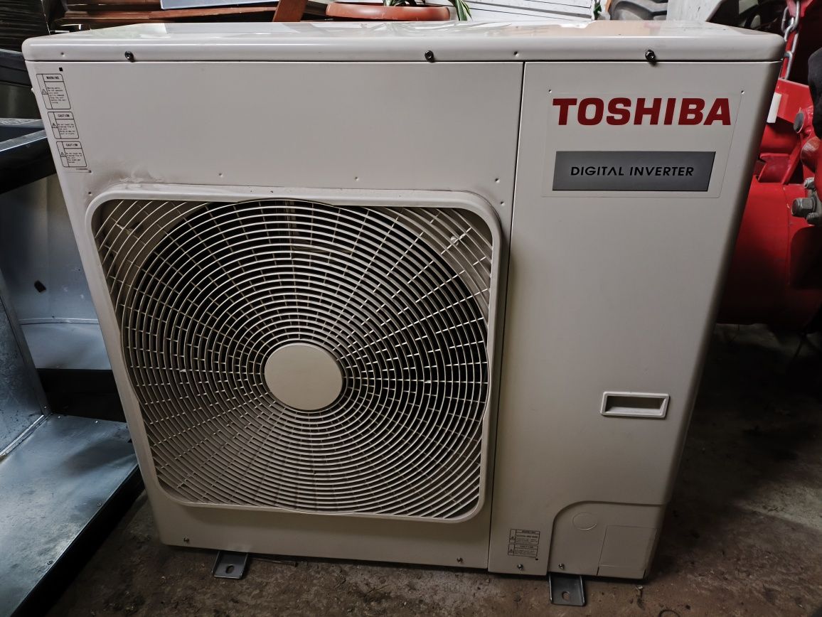 Klimatyzator kanałowy  TOSHIBA RAV-RM1401BTP-E 2022r stan bdb komplet