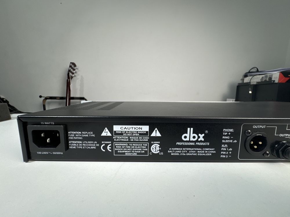 Equalizador dbx 215s