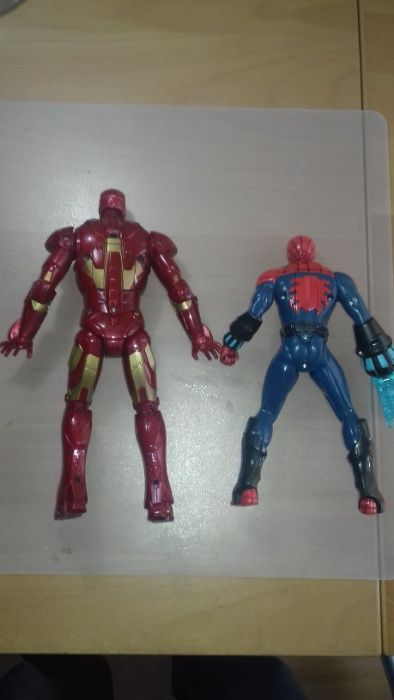 Homem de Ferro, Hulk e Spiderman Vingadores - Hasbro com luz e som