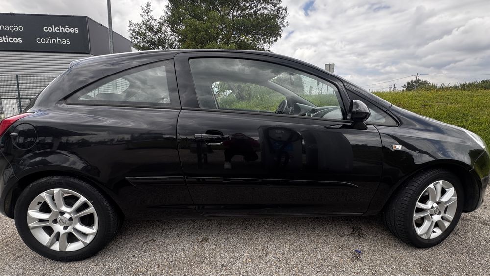 Corsa Preto 5 lug. GTC 1.3cdti