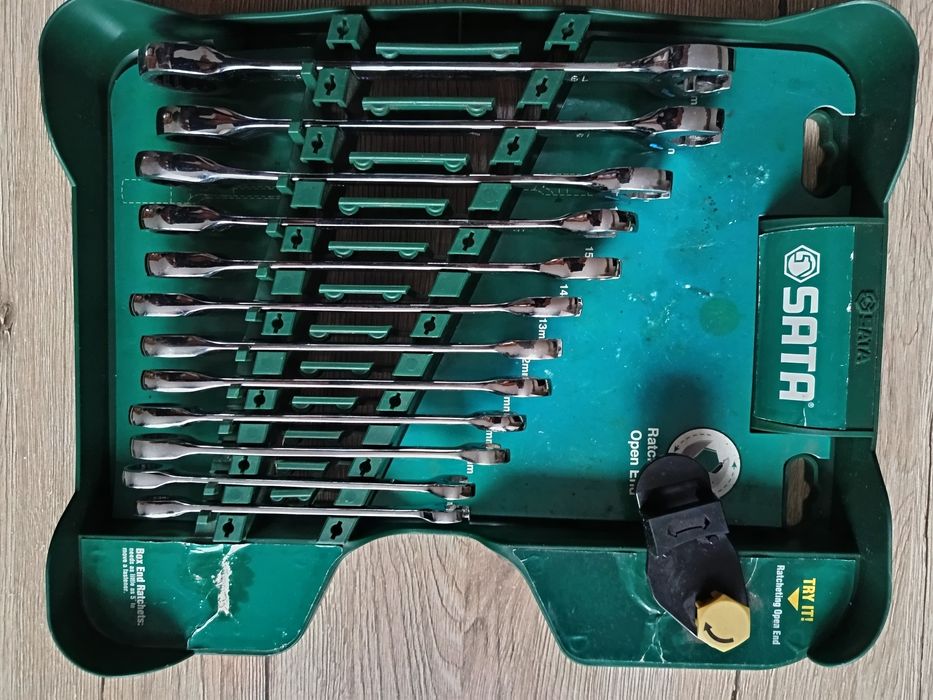 Klucze płasko oczkowe Sata