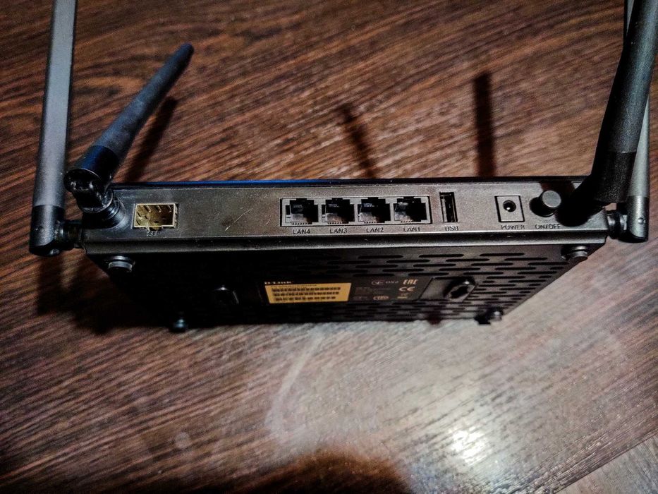 Маршрутизатор D-Link DIR-825/GF