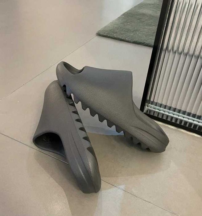 adidas_Yeezy_Slide_czarne R.42