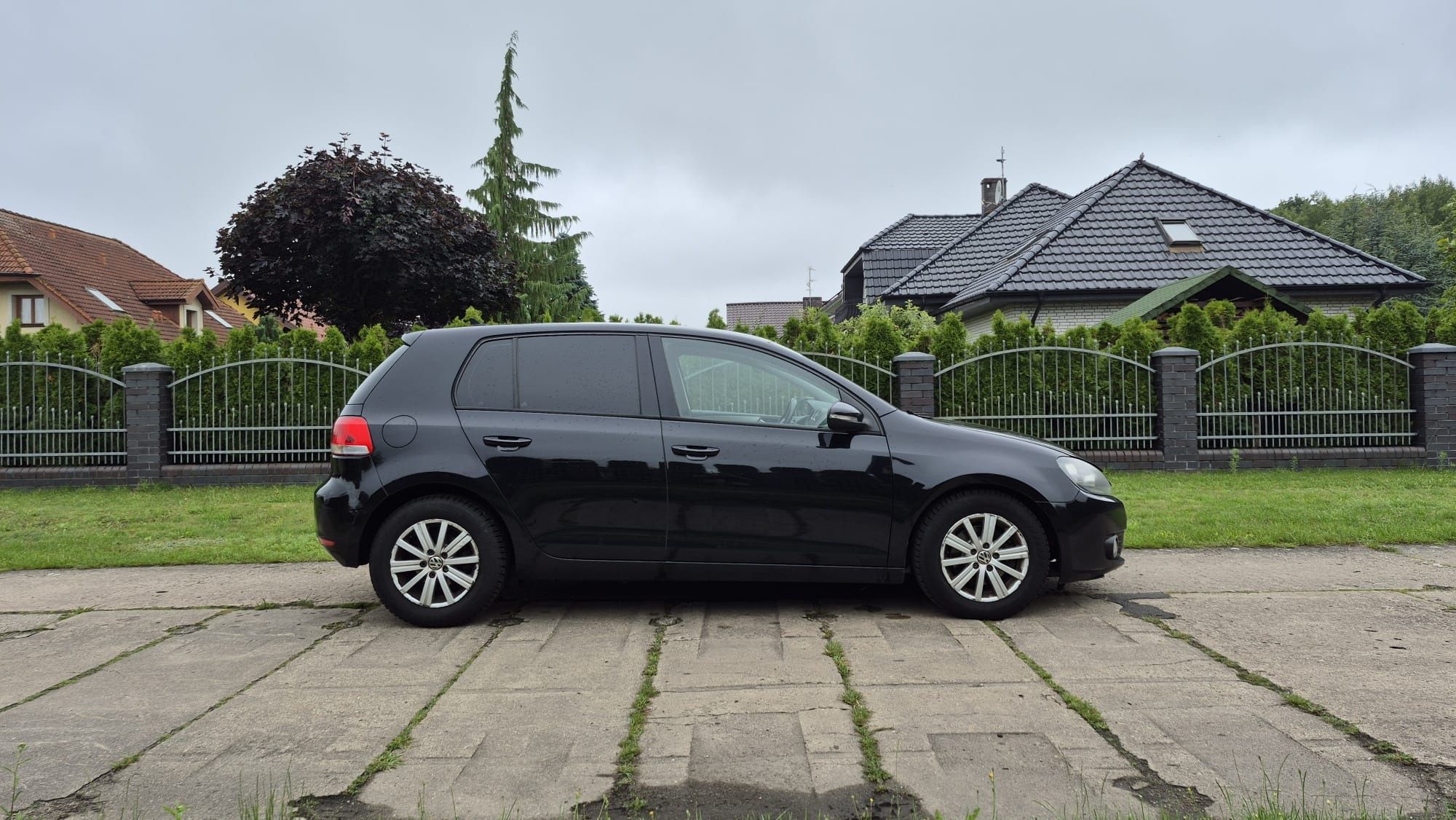 Volkswagen Golf 6 1.6 diesel 2012 rok 105km manual Bluetooth Nawigacja