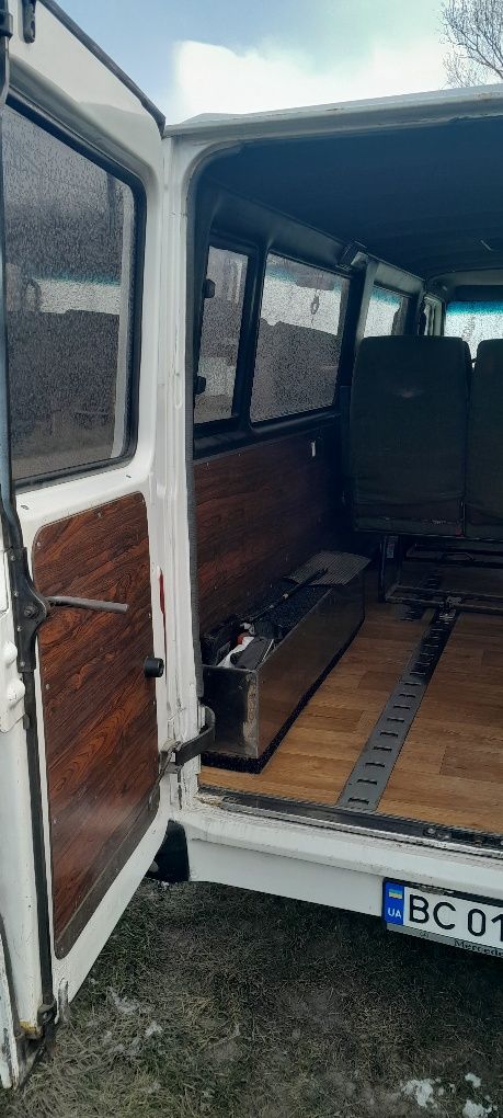 Мерседес т1 207 208