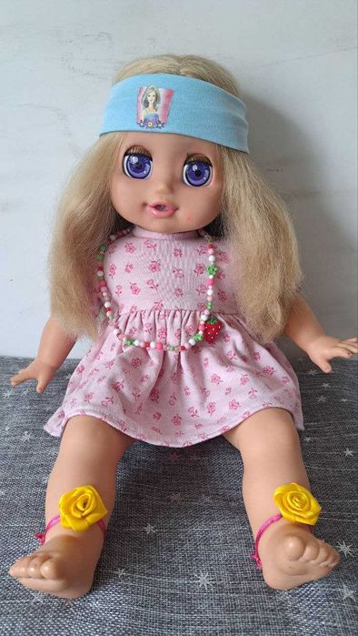Лялька дівчинка м'яконабивна
