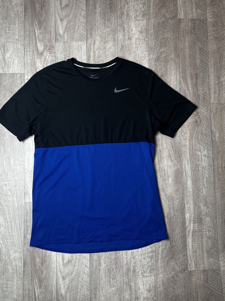 Футболка Nike Dri-Fit размер L оригинал спортивная бег run найк чёрная