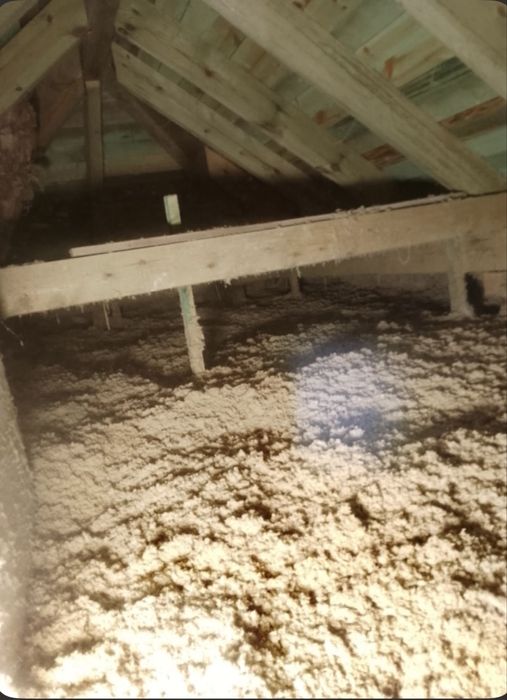 Wdmuchiwanie wełny/ celulozy