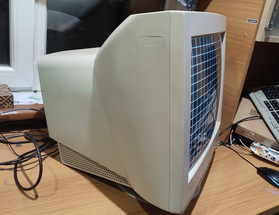 Професійний 21 CRT монітор Fujitsu-Siemens ScenicView 21P4