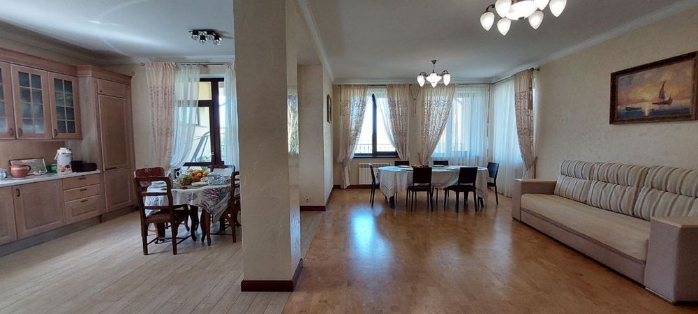 Елітний будинок з розкішним садом в Білоцерківському районі