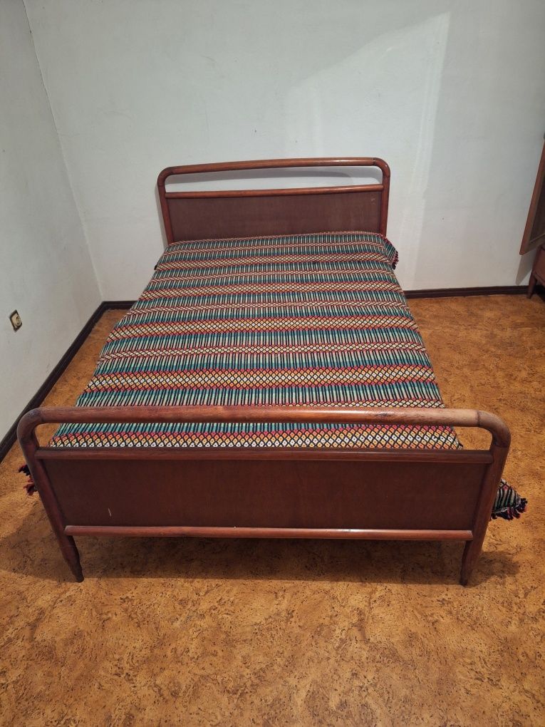 Quarto com Cama colchão