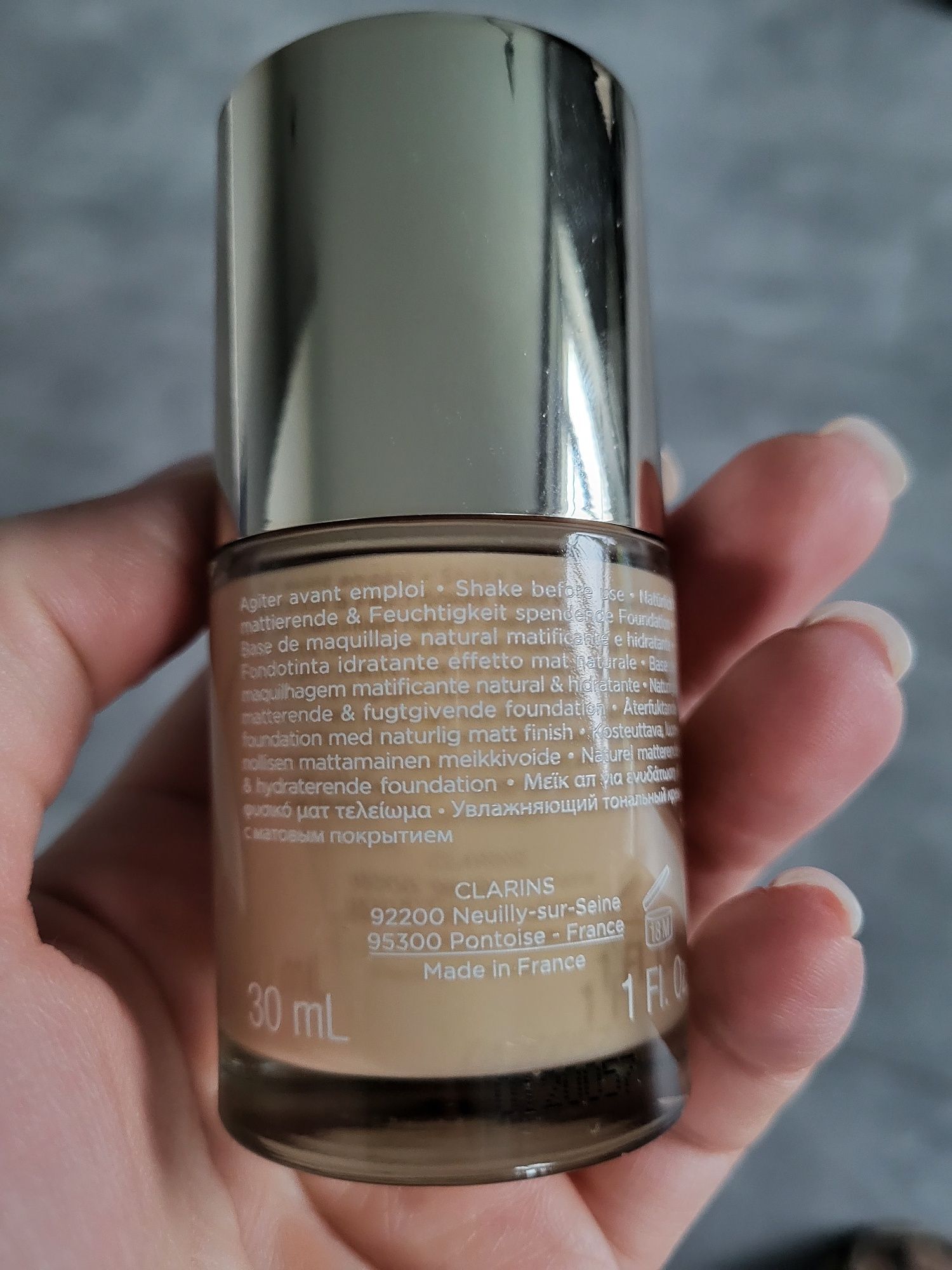 Clarins skin illusion velvet тональна основа