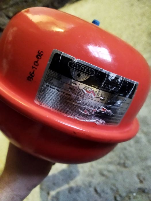 Бак для системи опалення (розширительний бак)