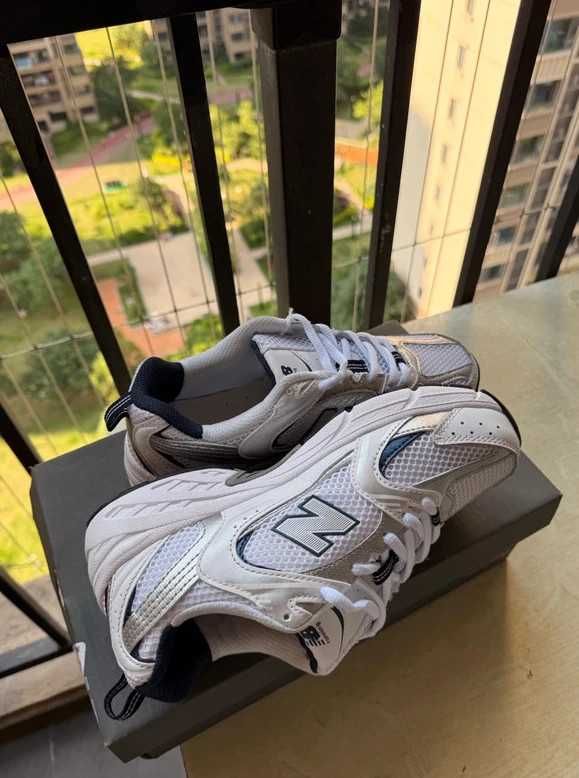 white* Damskie New Balance530 UnisexTrampki roz. 39.5
