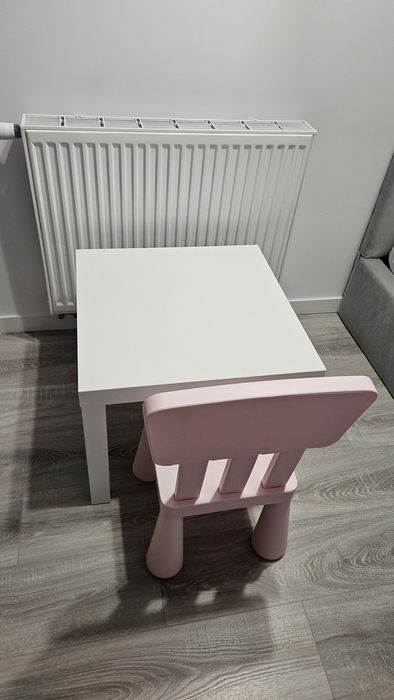 Stolik dziecięcy z krzesełkiem jak nowy