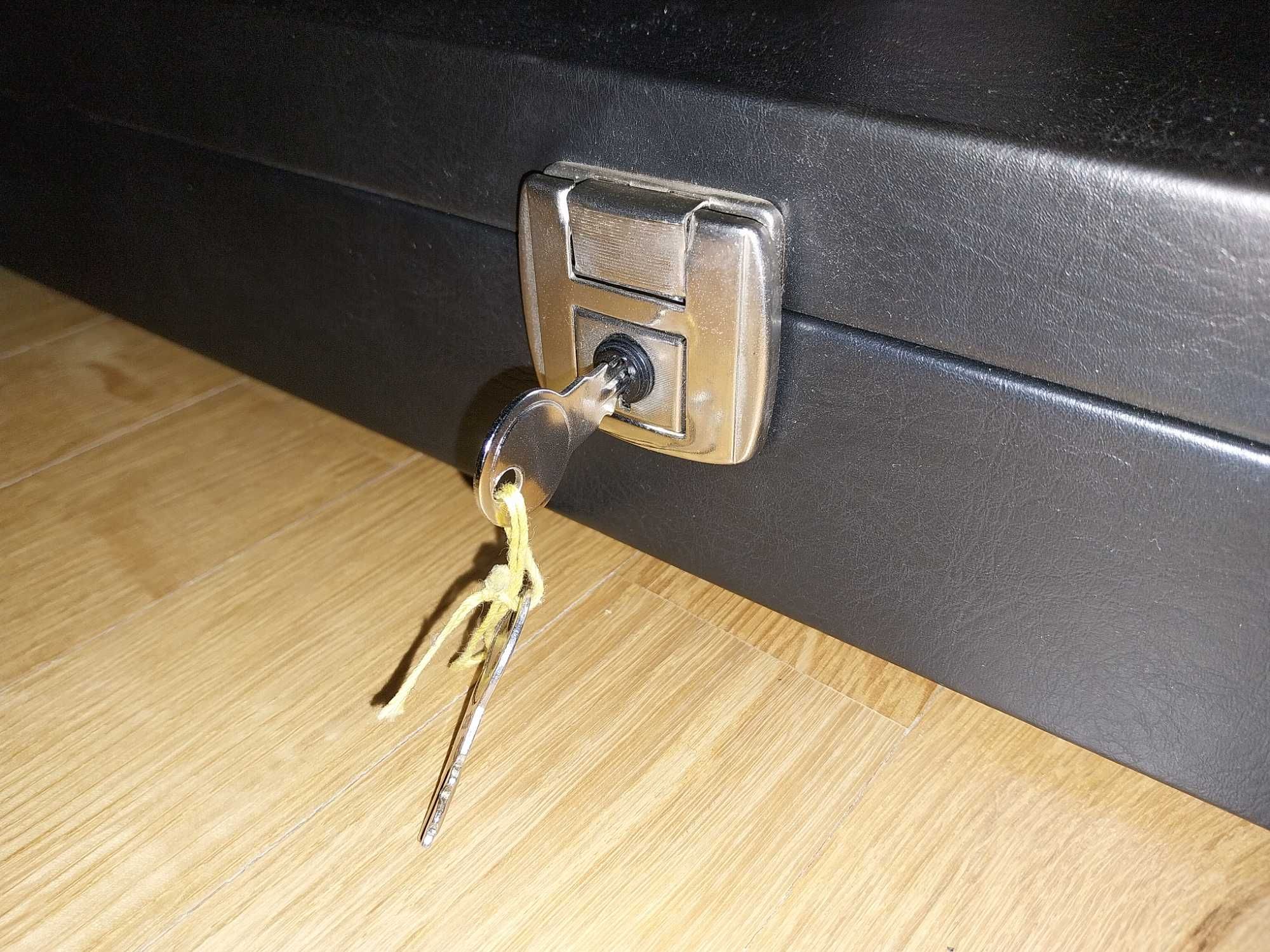 Mala para espingarda semi-automática. COMO NOVA.