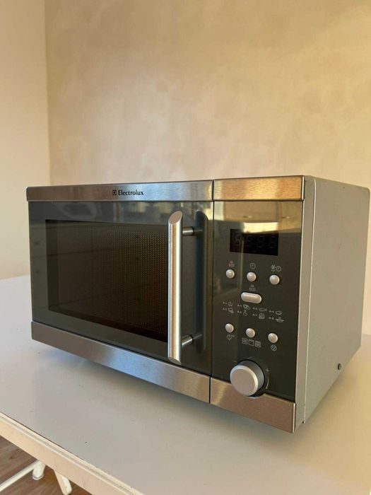 Kuchenka mikrofalowa Electrolux