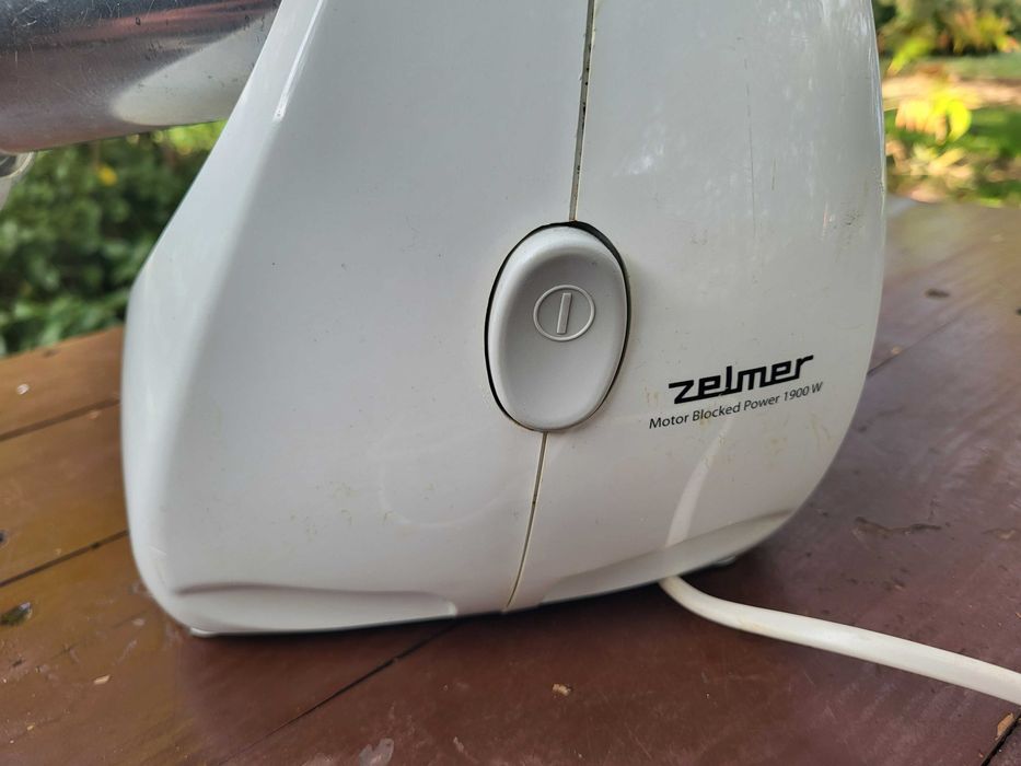 Maszynka do mielenia mięsa warzyw Zelmer ZMM4098W 1900w