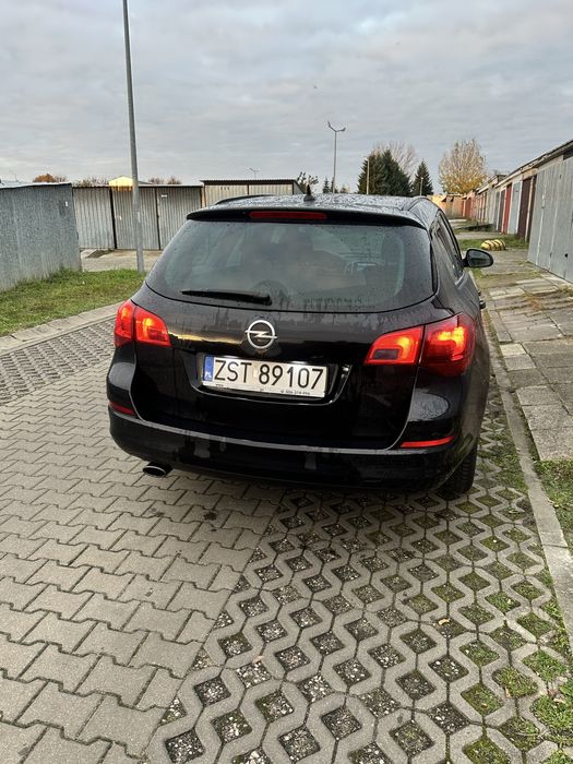 Opel Astra J kombi 2.0 CDTI