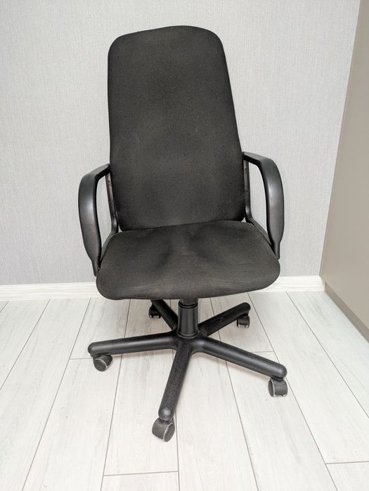 Офисное кресло на запчасти