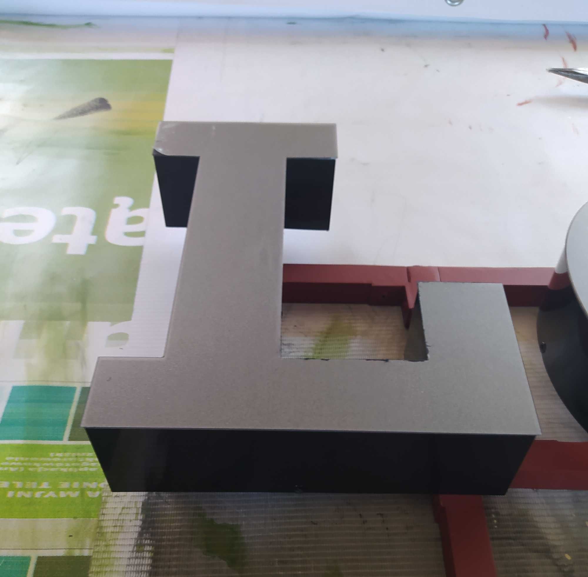 Litery 3D pooświetlane