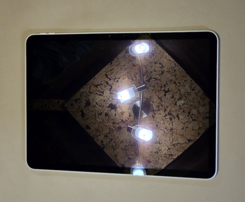 iPad Air 11 M3 128GB WiFi, повний комплект + чохол, 28 циклів