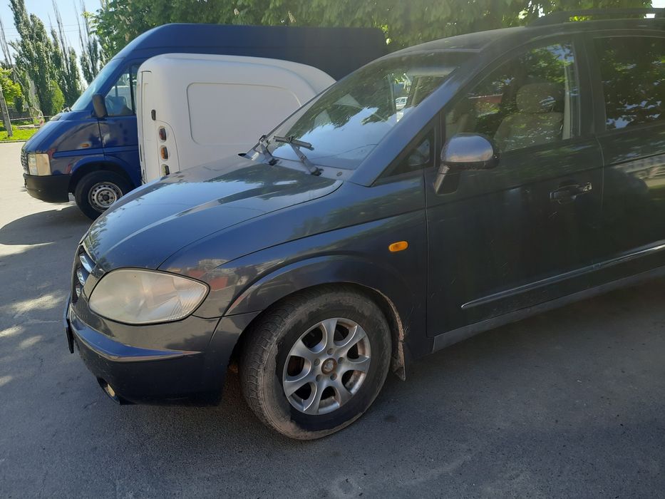 СанЙонгРодіус2.7тді,2006р.не розмитнен