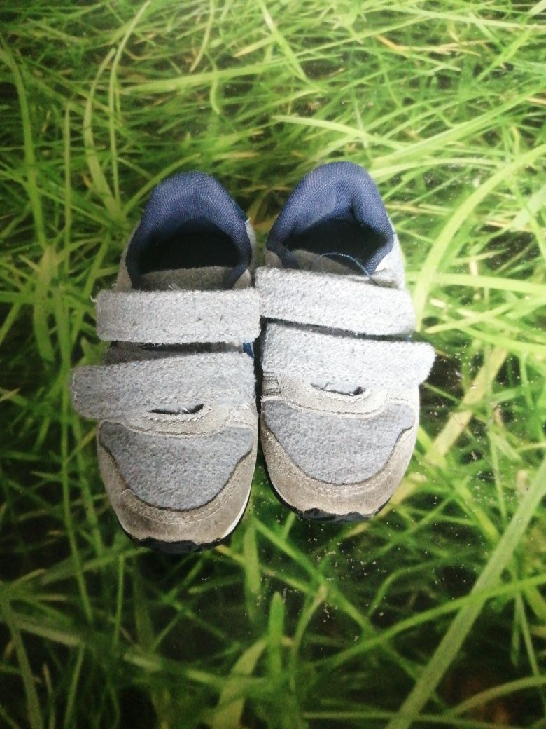 Adidasy dla chłopca r. 24
