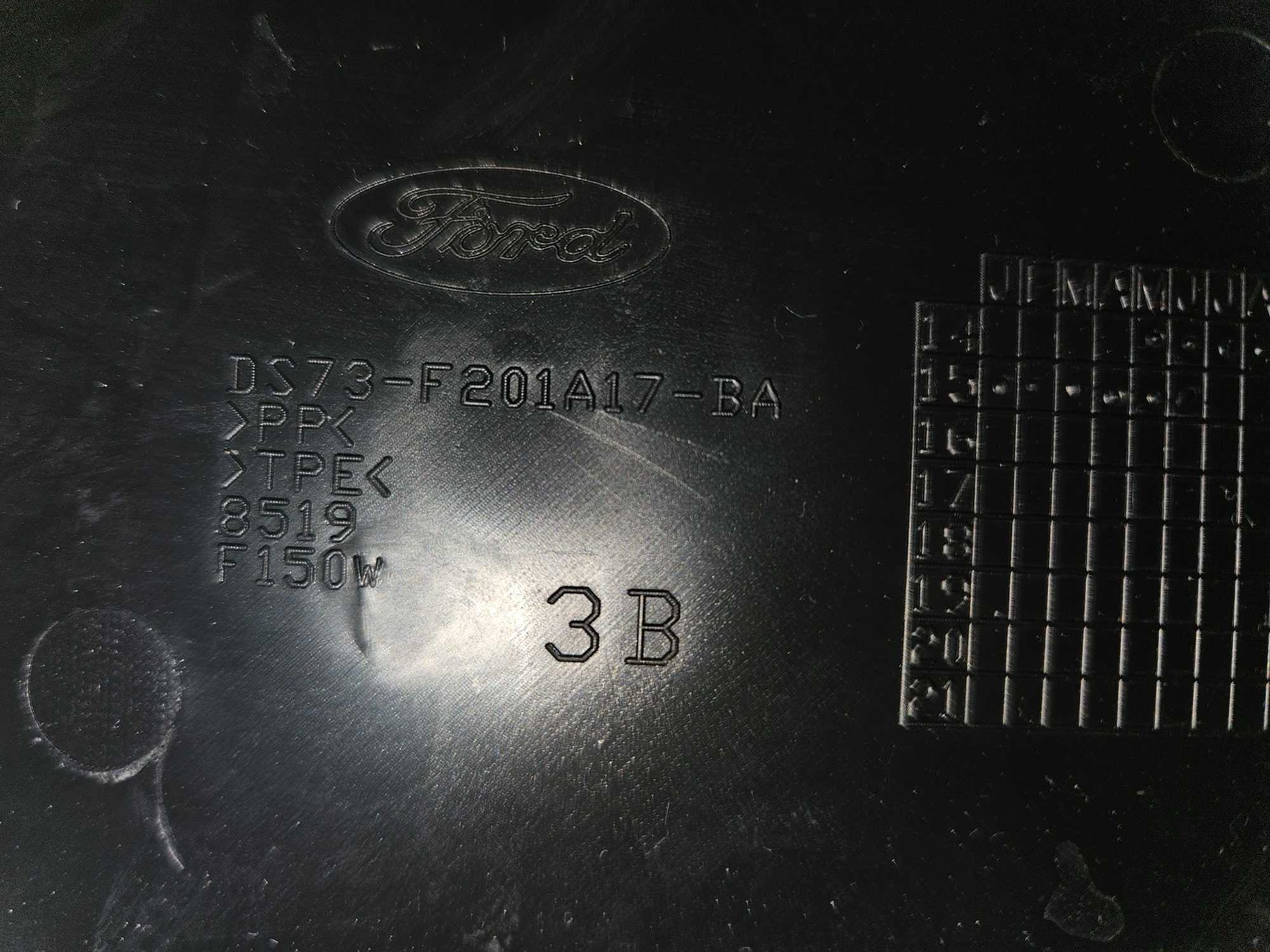 Накладка кришка уплотнитель лівої двері Ford DS73-F201A17-BA