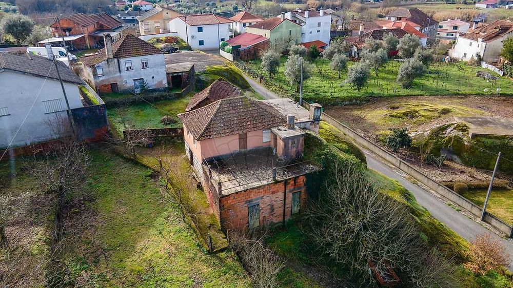 Moradia Rústica em Pedra com Terreno – Refúgio de Tranquilidade IP3