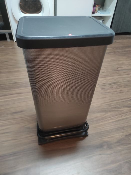 Caixote do lixo com pedal Rotho Paso 40 litros