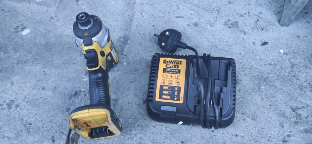 Zakretarka dewalt DCF887 bezszczotkowa wkrętarka udarow 18v body klucz