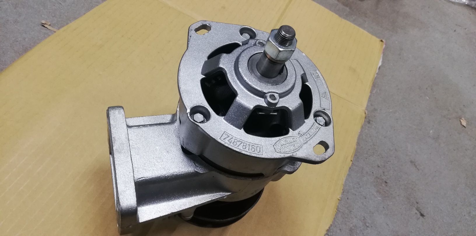 Fiat 126p alternator Magnetti Marelli oryginalny jak nowy