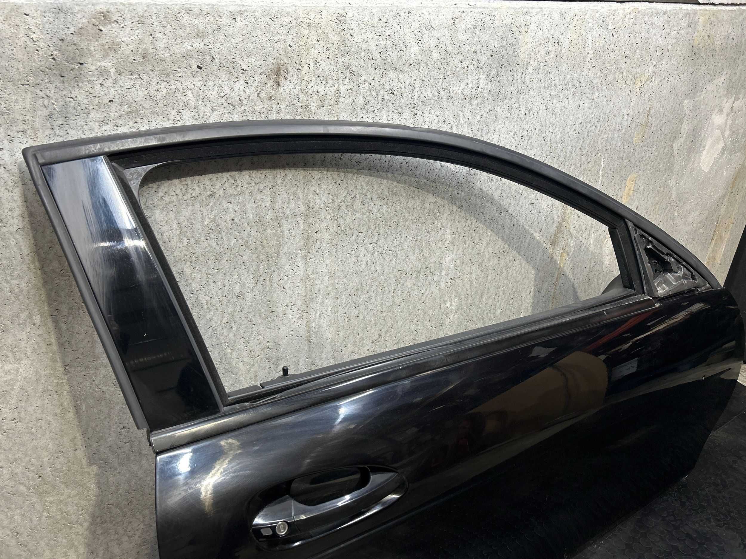 Porta direita Mercedes W204 C220 (Ano: 2014)