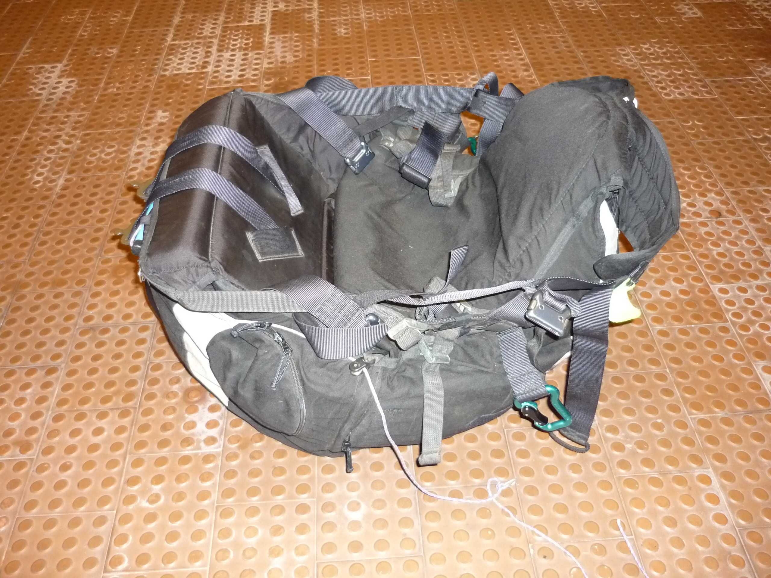 Vendo cadeira voo livre de parapente Paratech A3 páraquedas emergência