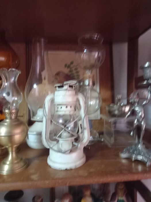 Candeeiros antigos a petróleo.