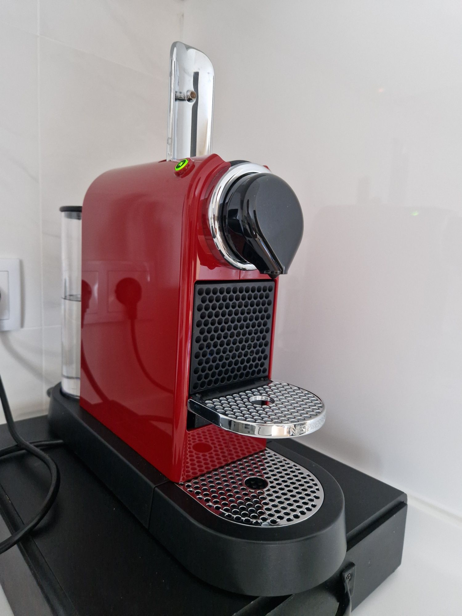 Maquina Nespresso Citiz (nova)