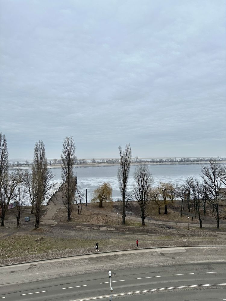 1-к кв. з неймовірним видом на Дніпро (подобово)