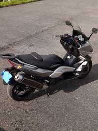 Yamaha tmax 500.