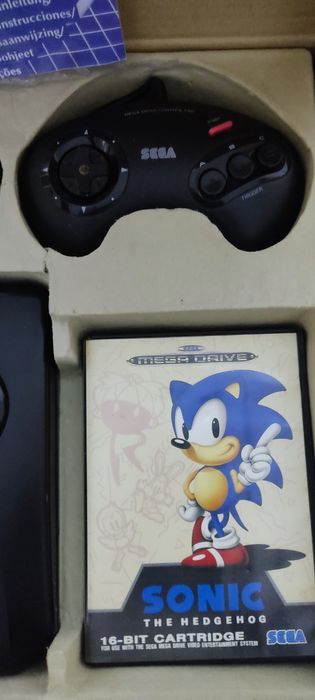Megadrive 2 en caixa completa com Sonic