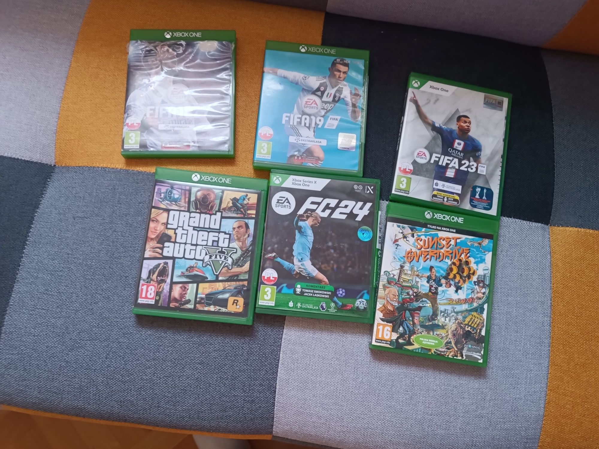 Xbox one s plus dwa pady plus gry