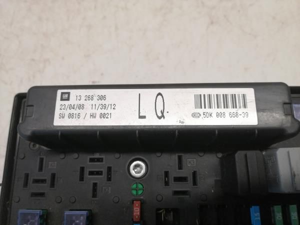 Caixa fusíveis / SAM / BSI OPEL Astra H Hatchback (L48)